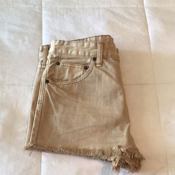 Free People Women’s Tan Fray-Edge Shorts. Khaki. EUC size 30 - Picture 5 of 9